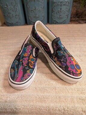 VANS. Trippy Drip Black Purple and Orange Skull Print  Men's 4 Women's 5.5